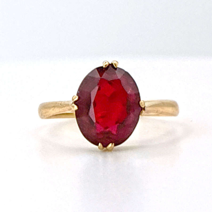 18ct Solitaire Garnet Ring