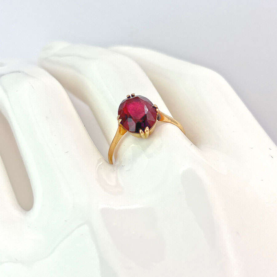 18ct Solitaire Garnet Ring