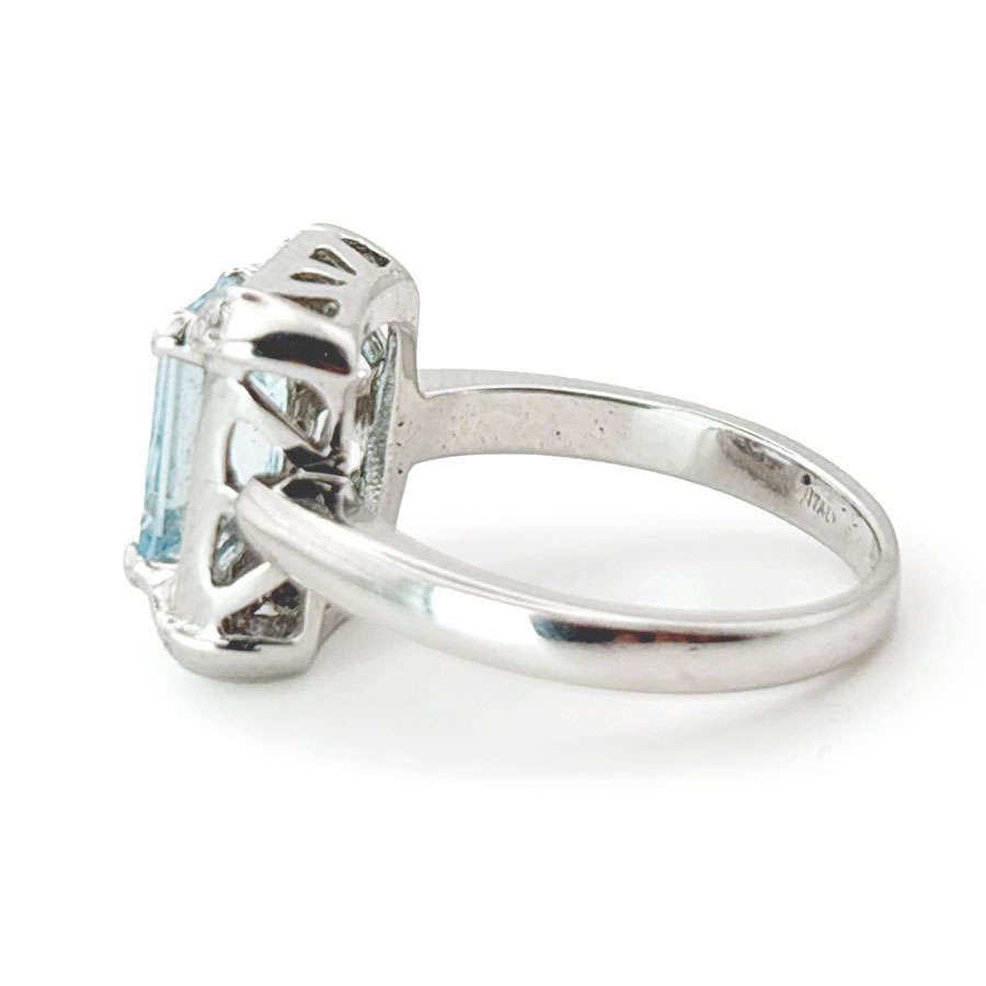 18ct White Gold Aquamarine and Diamond Dress Ring