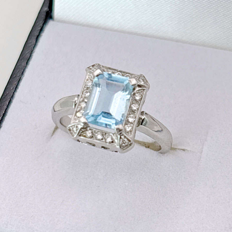 18ct White Gold Aquamarine and Diamond Dress Ring
