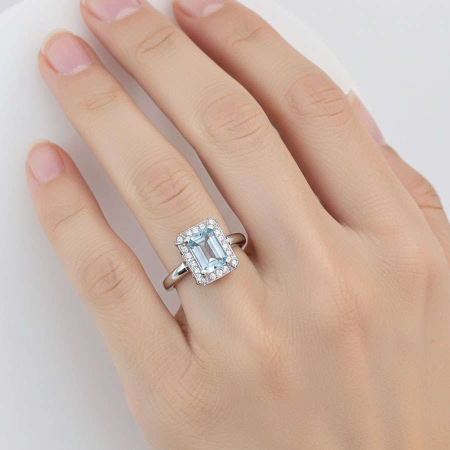 18ct White Gold Aquamarine and Diamond Dress Ring