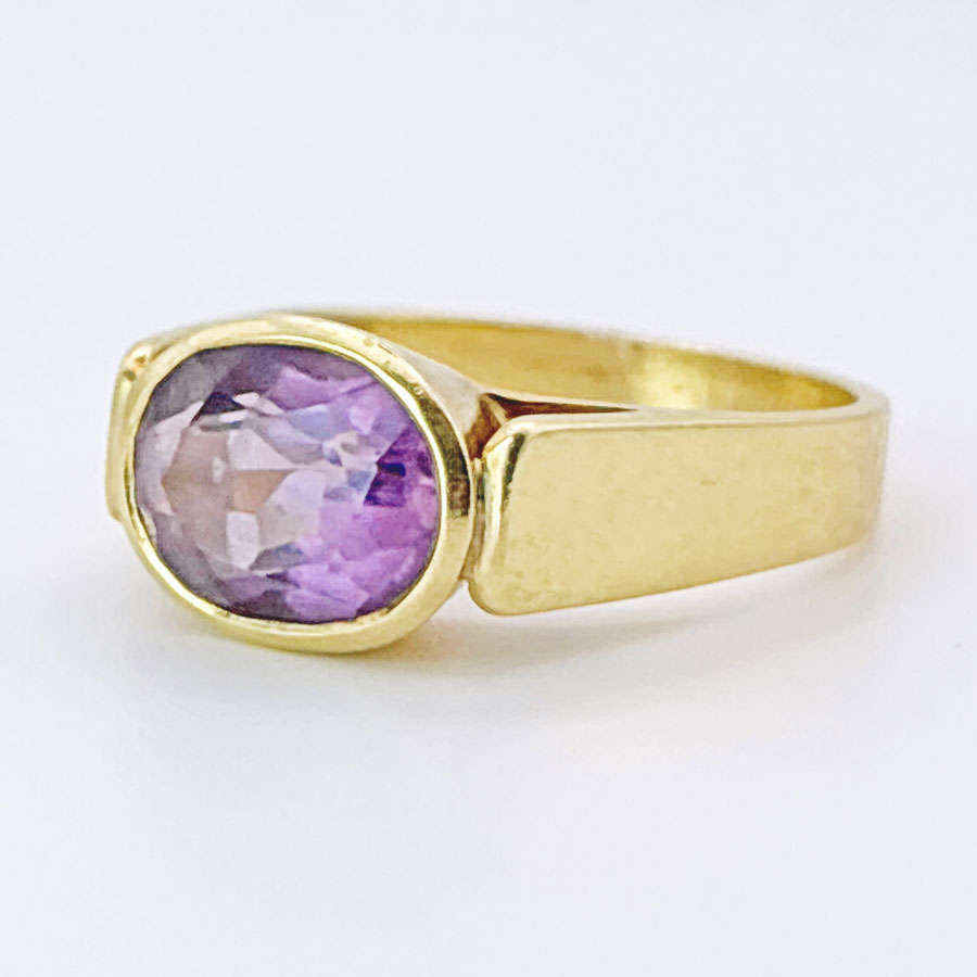 18ct Yellow Gold Amethyst Ring