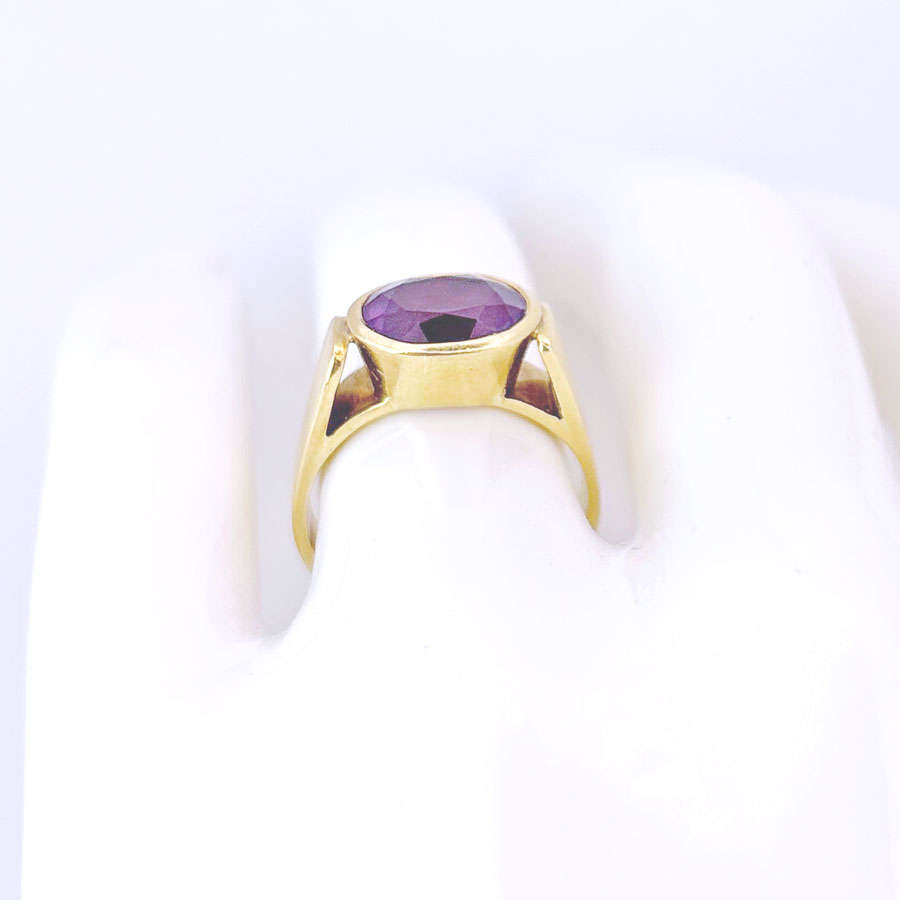 18ct Yellow Gold Amethyst Ring