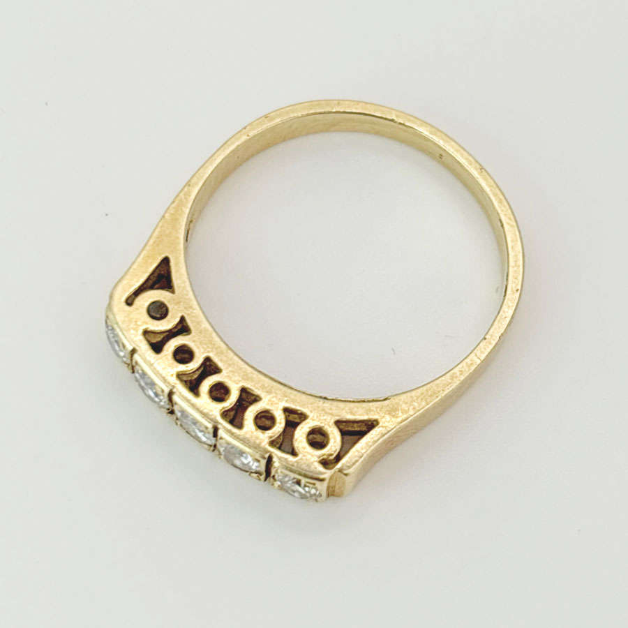 18ct Yellow Gold Diamond Ring