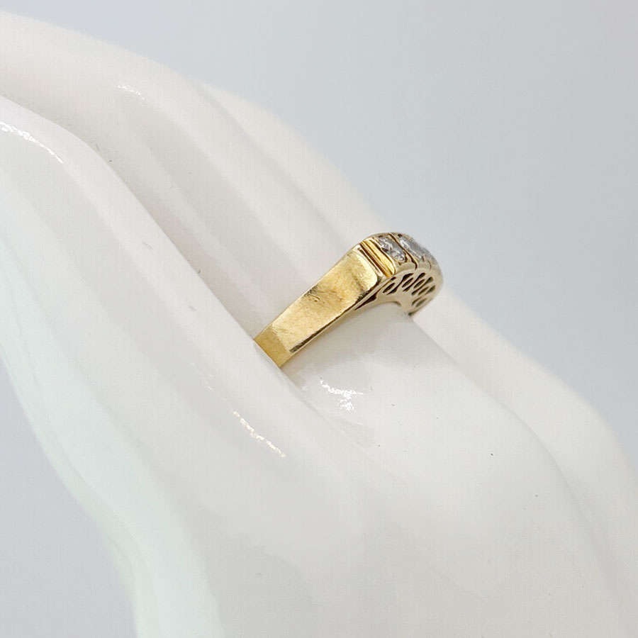 18ct Yellow Gold Diamond Ring