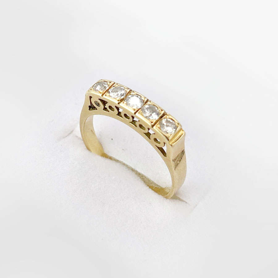 18ct Yellow Gold Diamond Ring