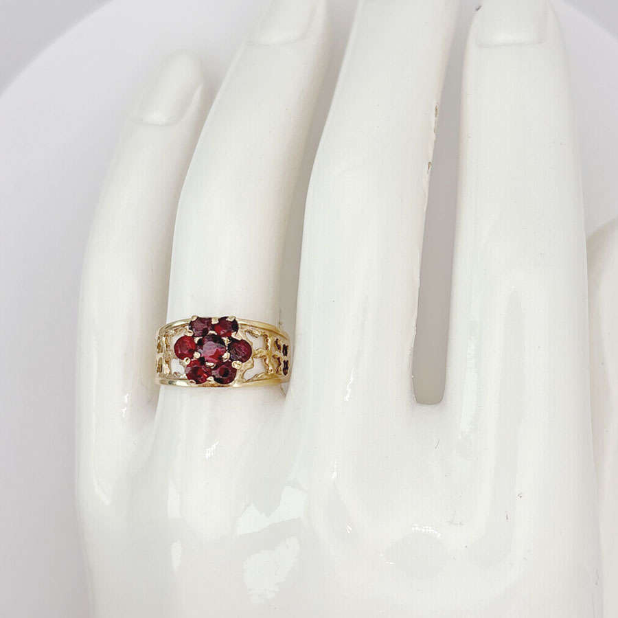 9ct Garnet and Diamond Daisy Friendship Ring