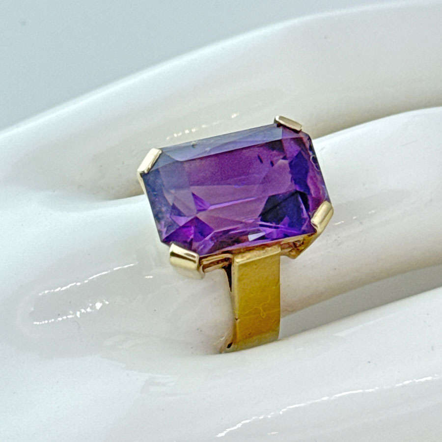 9ct Gold Amethyst Cocktail Ring