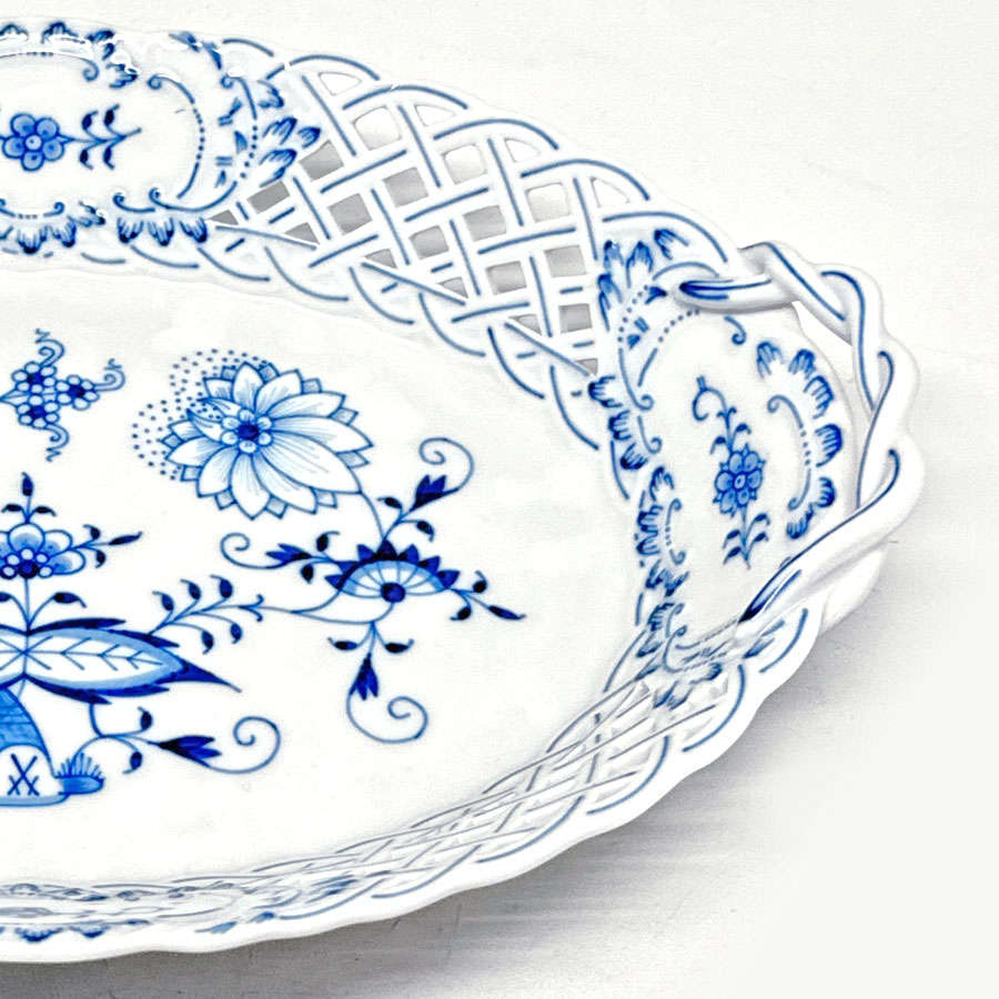 Meissen Onion Pattern Reticulated Handled Bowl