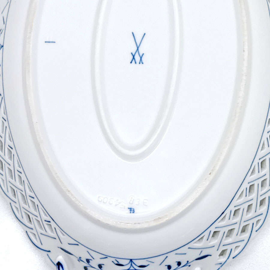 Meissen Onion Pattern Reticulated Handled Bowl