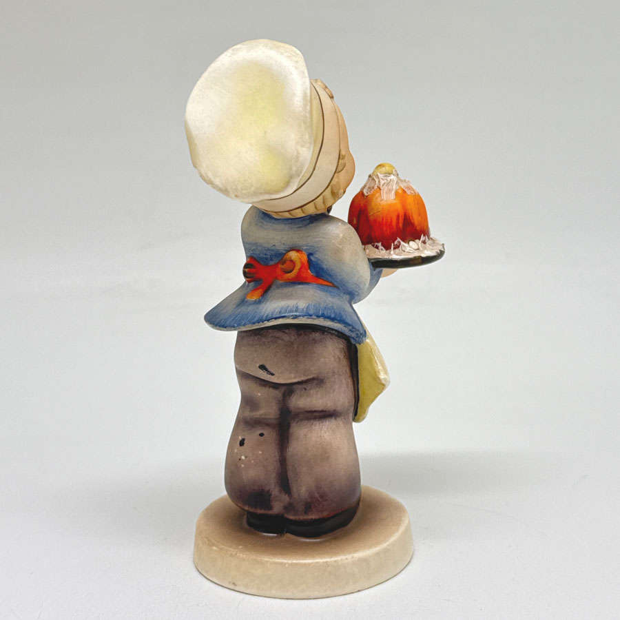 Hummel Figurine Baker TMK3