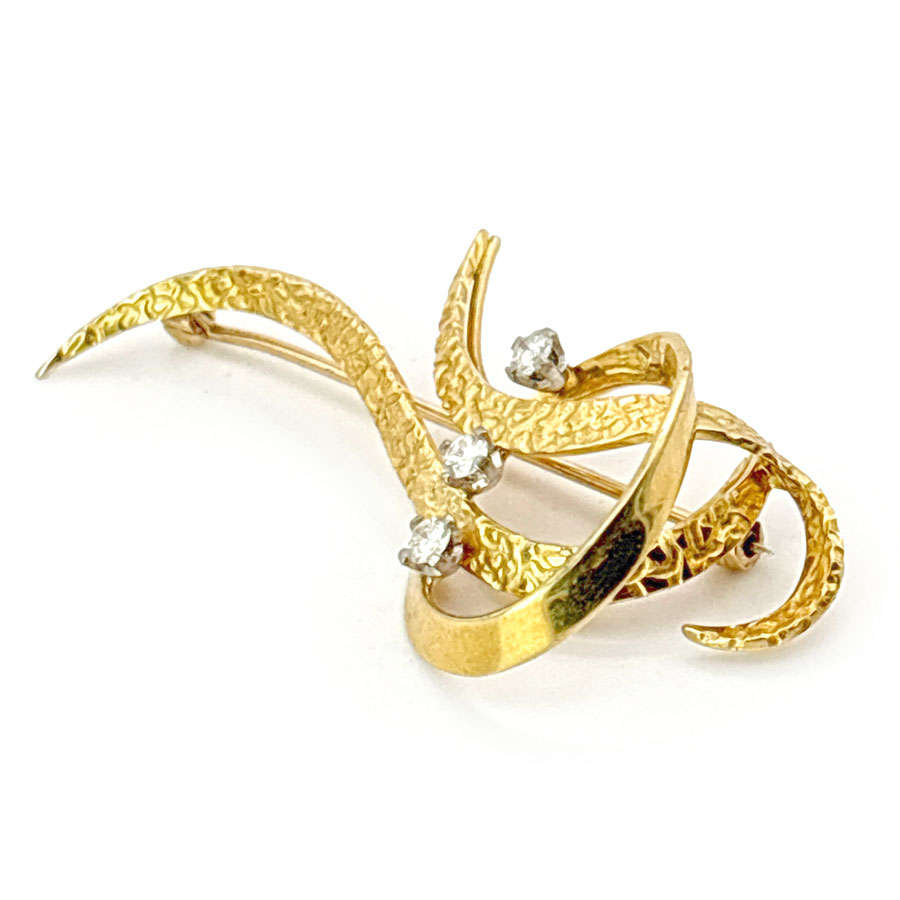 18ct Gold And Diamond Swirl Design Brooch C1970
