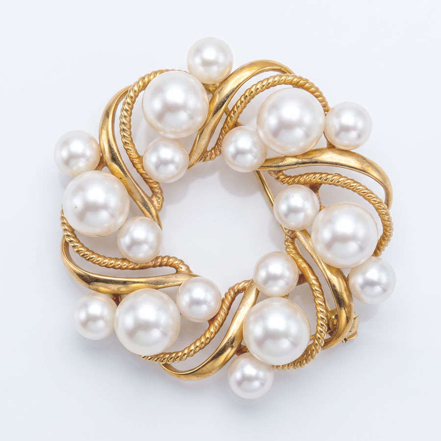 14k Gold Mikimoto Akoya Pearl Wreath Brooch