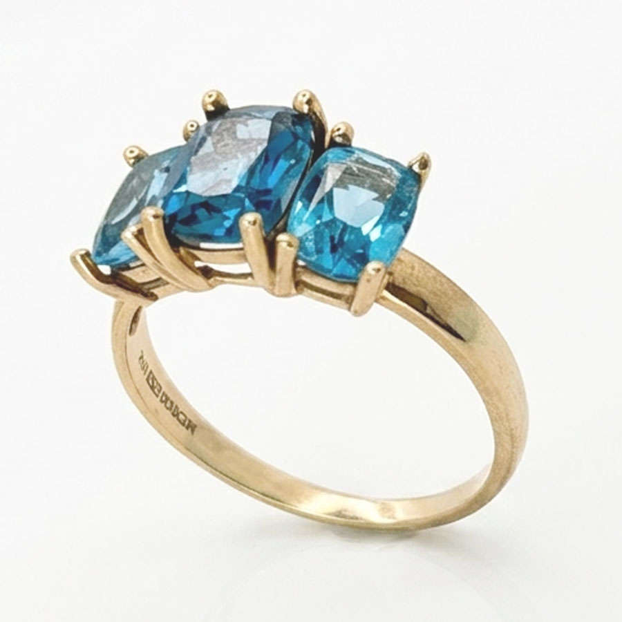 9ct Gold Topaz Cocktail Ring