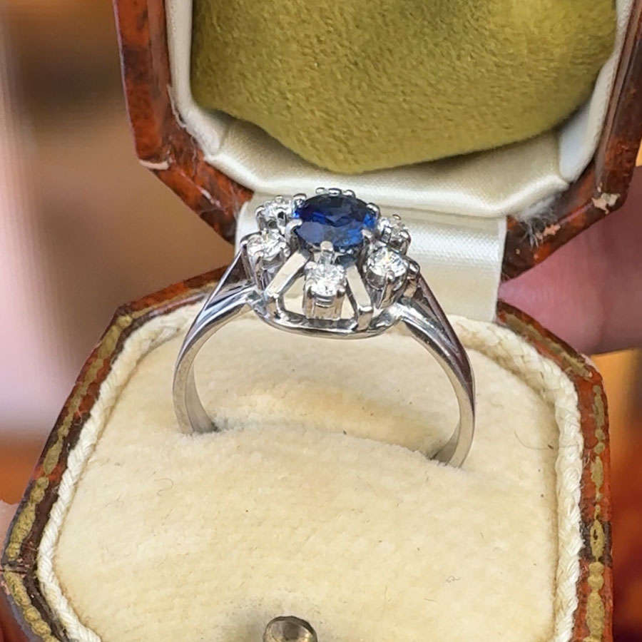18ct Gold Sapphire & Diamond Cluster Ring