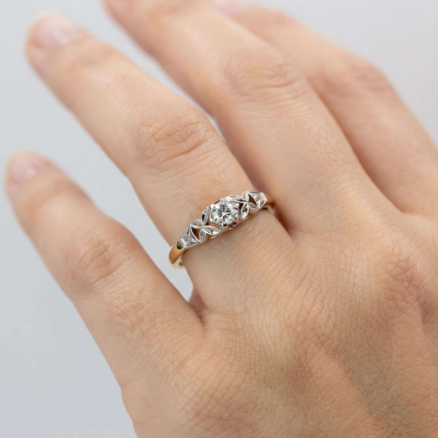 18ct Gold Solitaire Illusion Set Diamond Ring