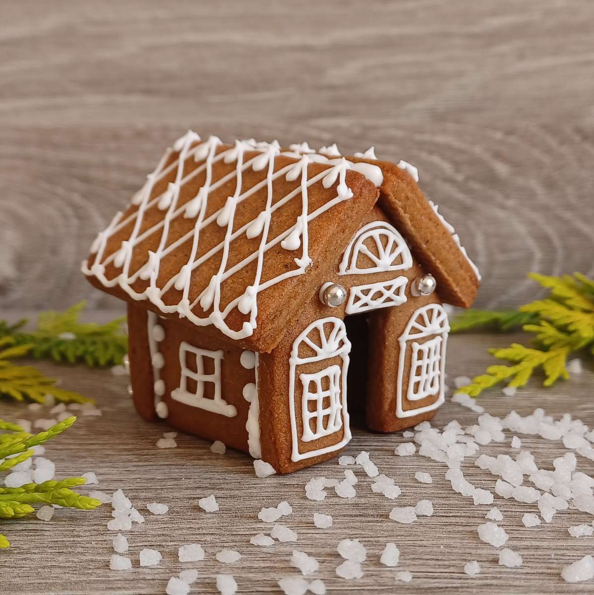 Mini Gingerbread House Kit