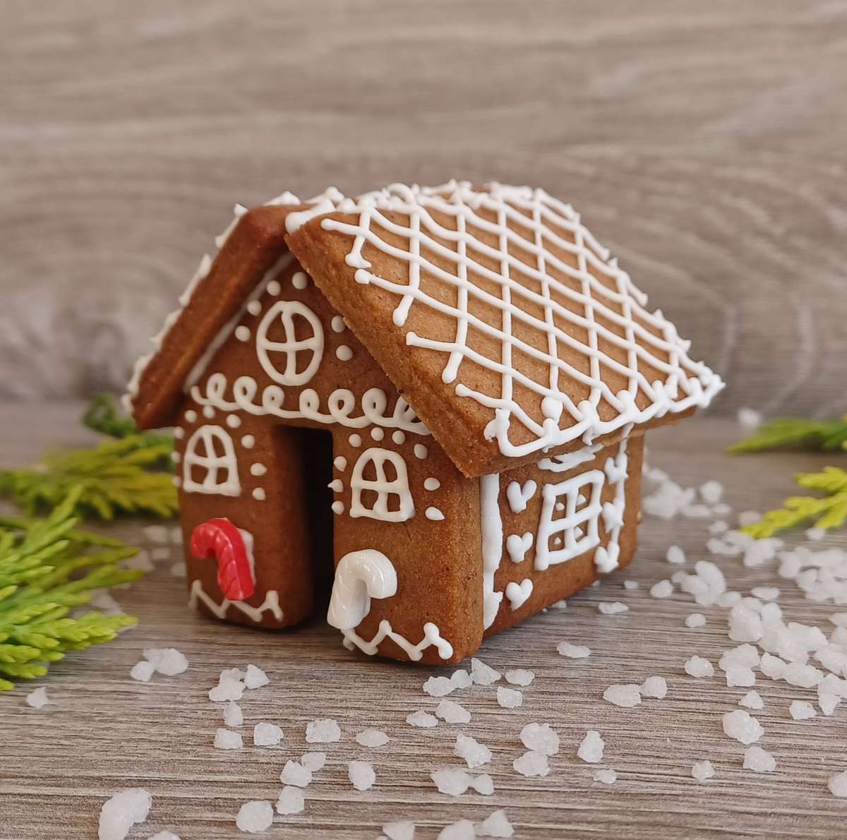 Mini Gingerbread House Kit