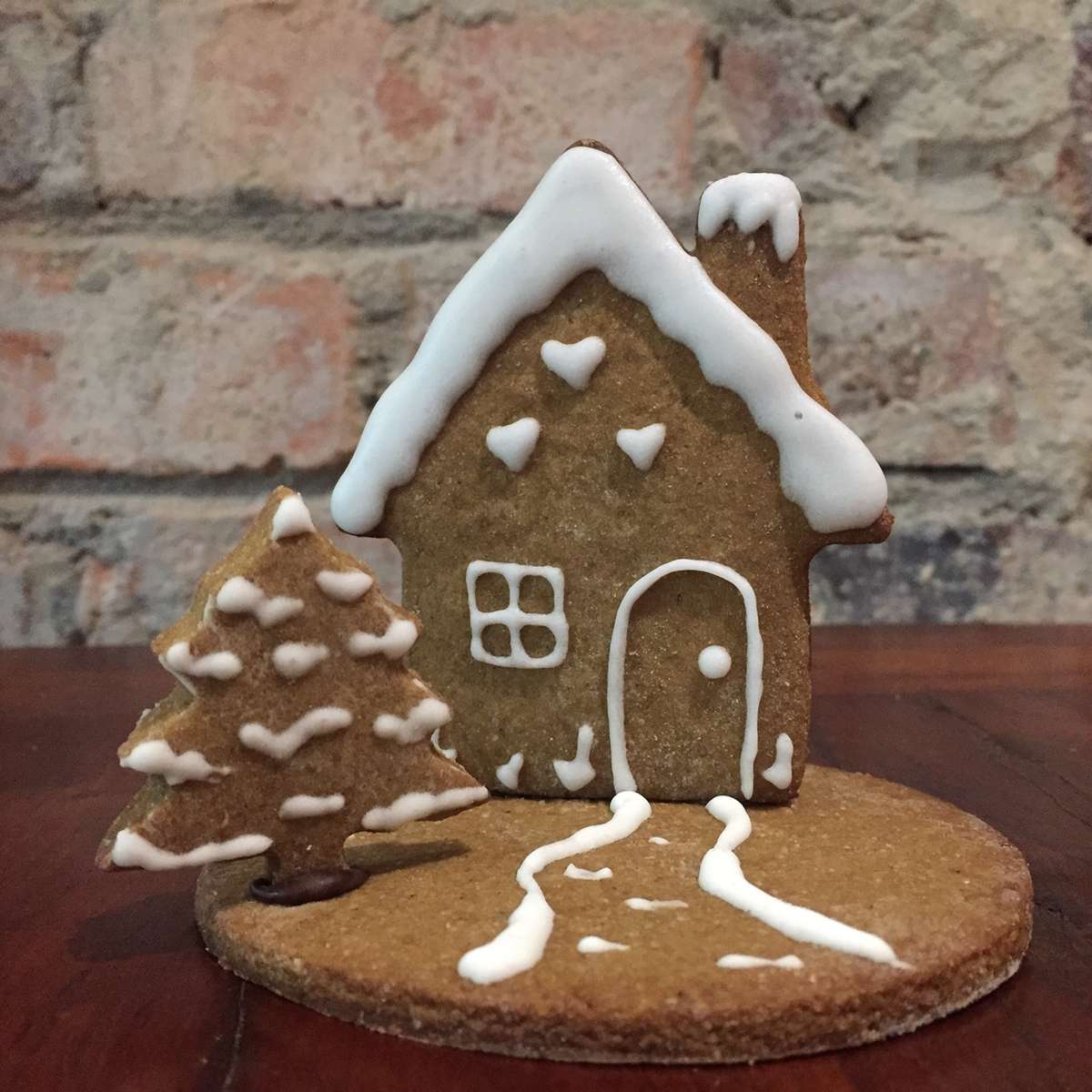 Gingerbread House Scene Kit