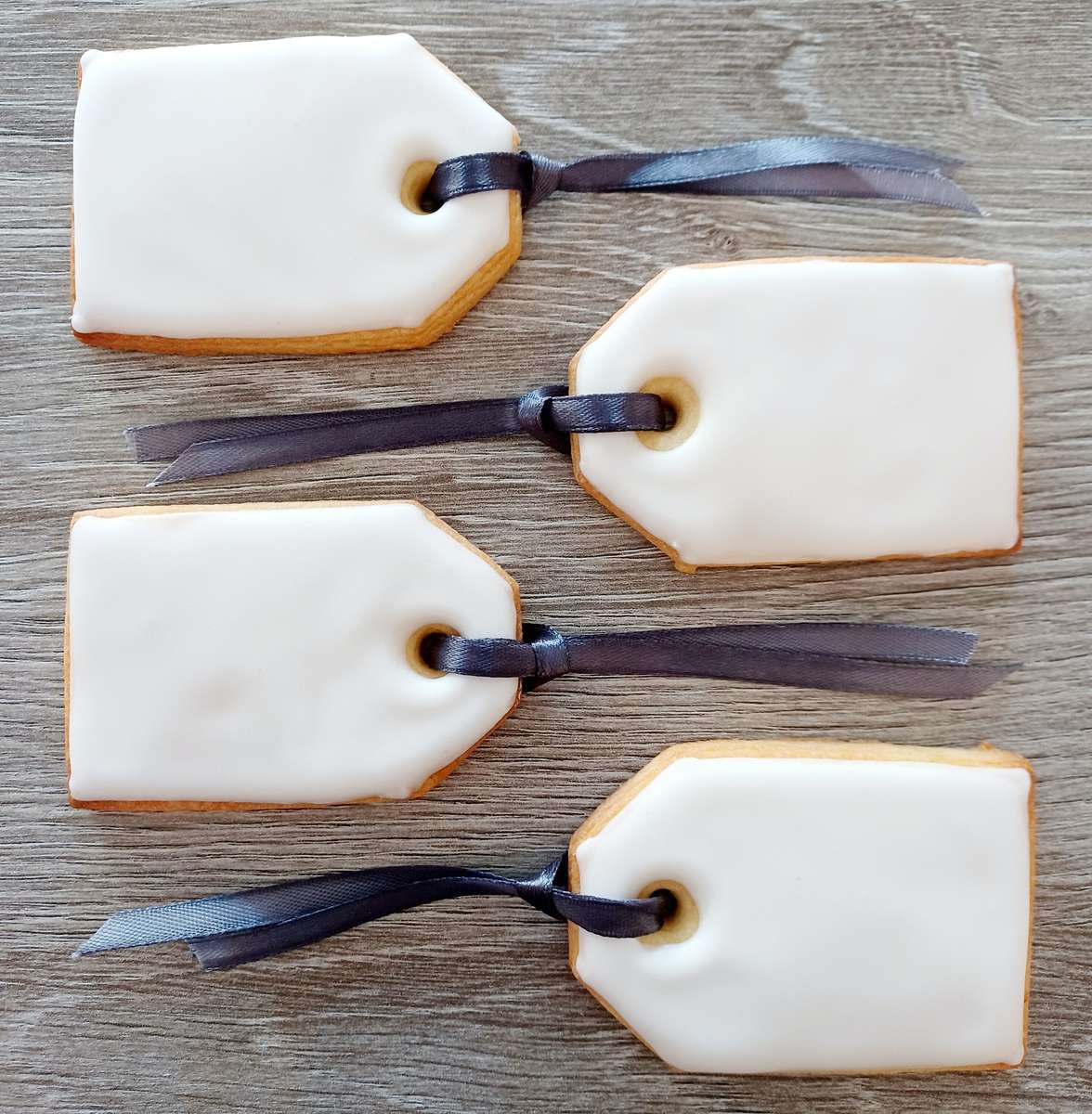 Draw Your Own Gift Tag Cookie