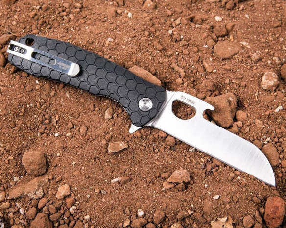 Bushveldt Left Hand Universal Field Holster with Cover Flap Black