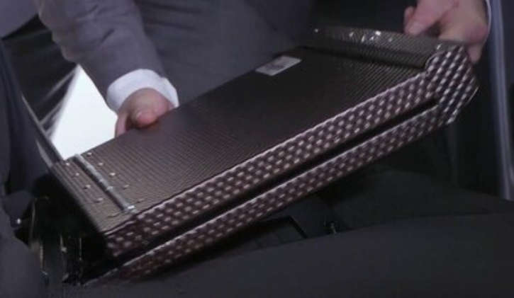 Rigidized aluminium safe complete with Isofix dock -Pangolin Black Serial #10038