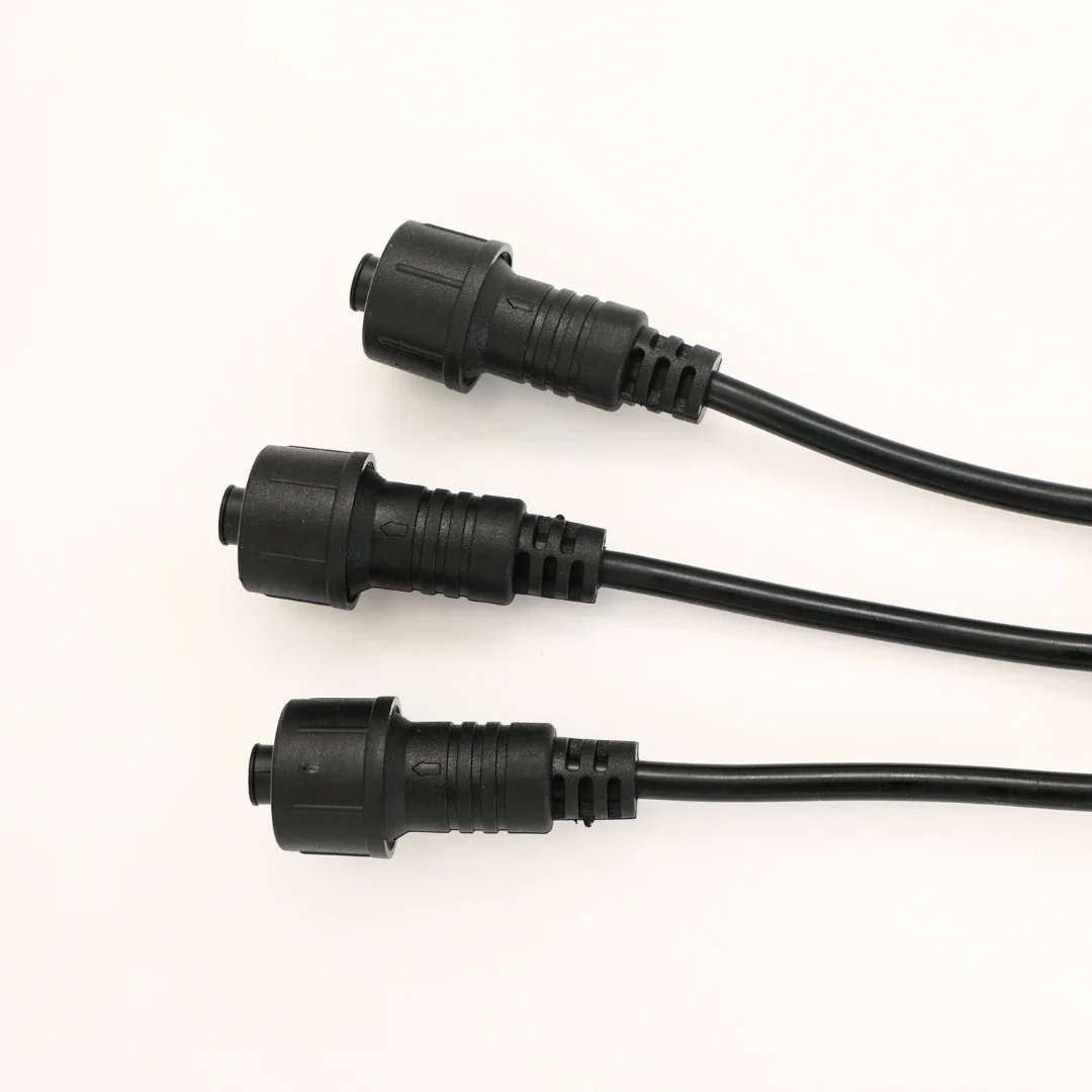 3-Way Connector | Classic String Lights | Black