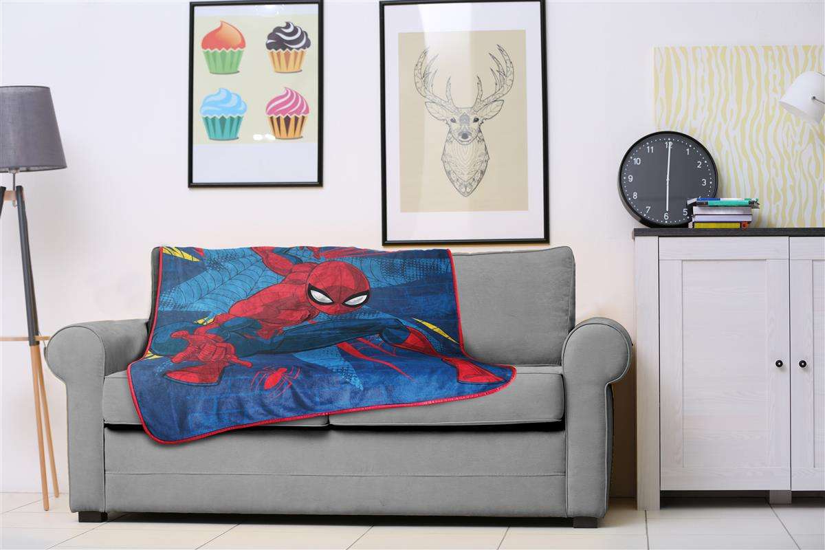 Spiderman - Off the Wall Silk Touch Throw