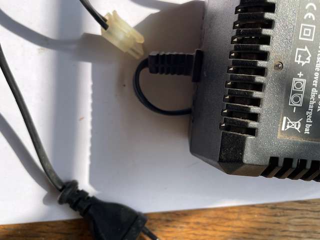 Battery Pack Charger with Adjustable Current Settings (3A, 2A, 1.5A)