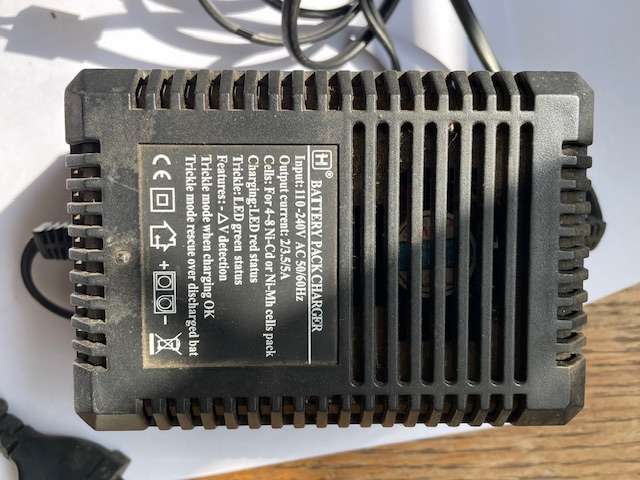 Battery Pack Charger with Adjustable Current Settings (3A, 2A, 1.5A)