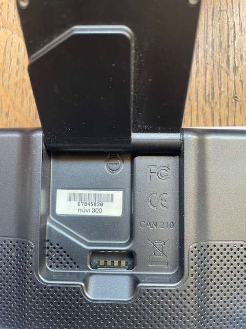 Garmin Nuvi 300 GPS Navigator with Accessories