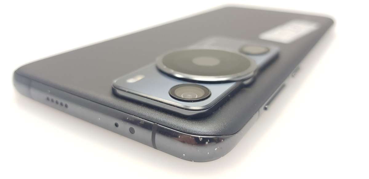 Huawei P60 Pro 256GB Dual Sim Black (12 Month Warranty) + Cover Bundle Value: R200