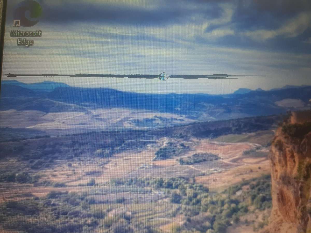 HP 2000-2d01SI "Celeron 1000M" 1.80GHz 4GB RAM 320GB HDD Cracked Casing | No Battery | Faulty Key...