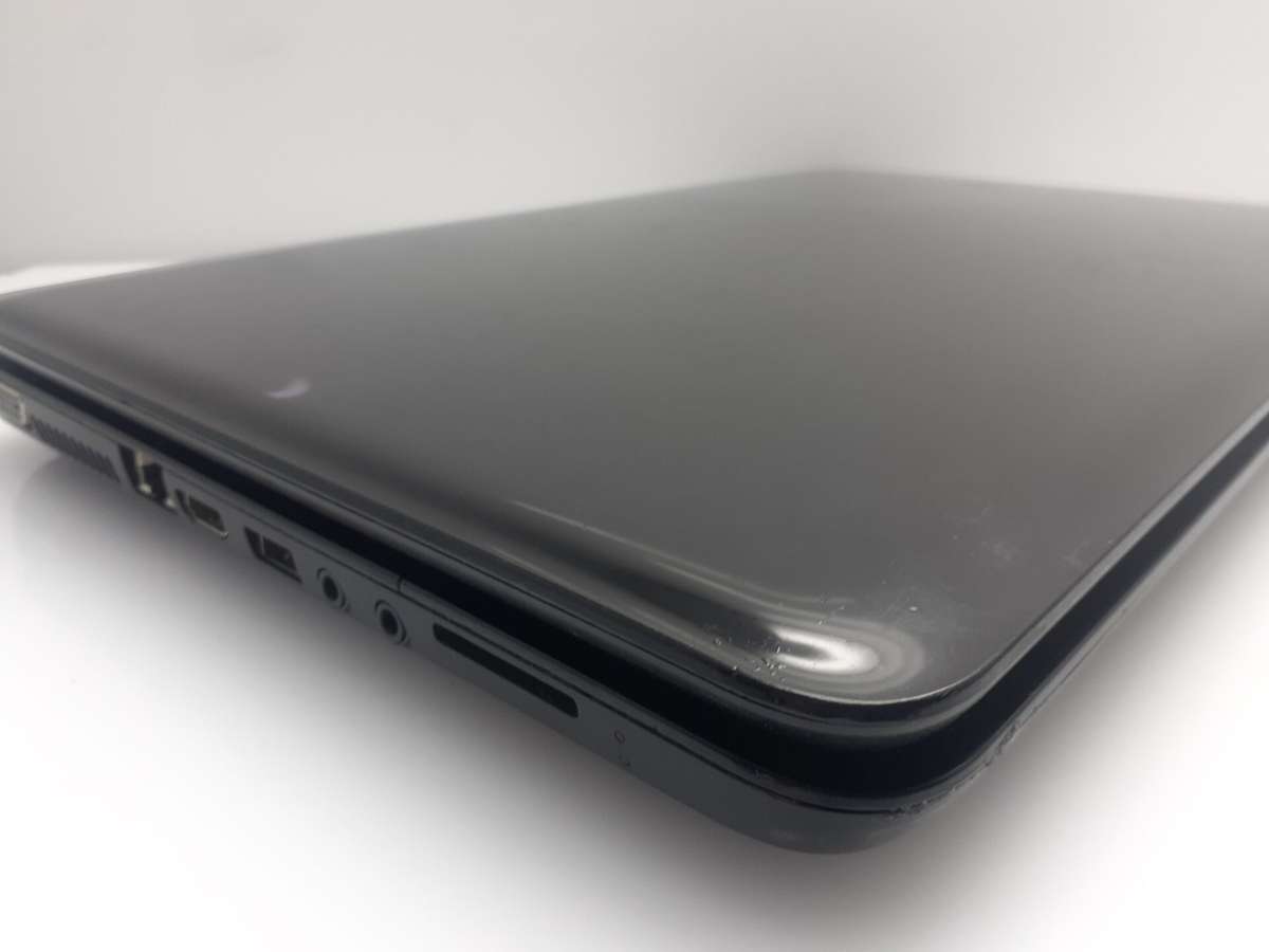 HP 2000-2d01SI "Celeron 1000M" 1.80GHz 4GB RAM 320GB HDD Cracked Casing | No Battery | Faulty Key...