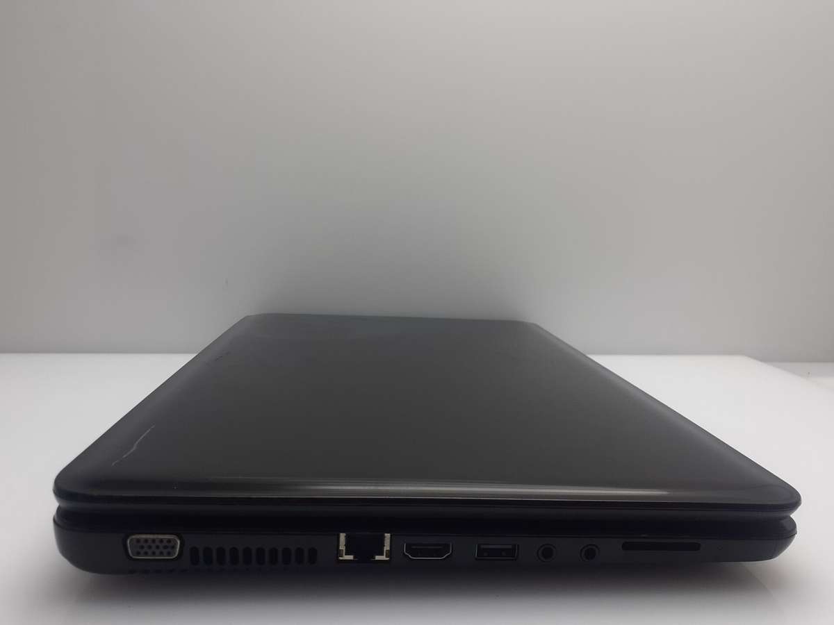 HP 2000-2d01SI "Celeron 1000M" 1.80GHz 4GB RAM 320GB HDD Cracked Casing | No Battery | Faulty Key...