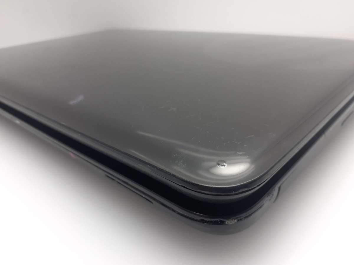 HP 2000-2d01SI "Celeron 1000M" 1.80GHz 4GB RAM 320GB HDD Cracked Casing | No Battery | Faulty Key...