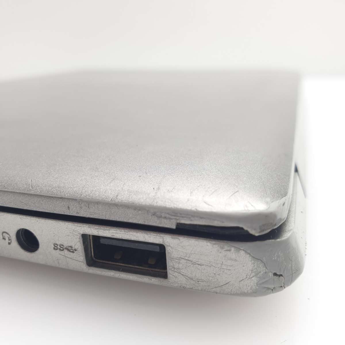 Lenovo Ideapad S130-11IGM 11.6-Inch "Celeron N4000" 1.10GHz 4GB RAM 64GB SD | Brightspots | Silver