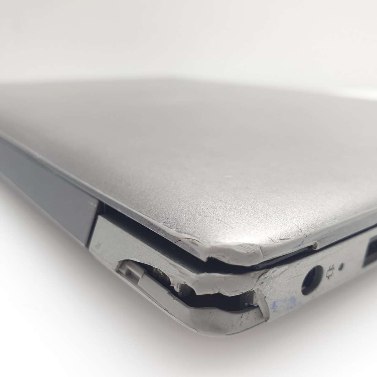 Lenovo Ideapad S130-11IGM 11.6-Inch "Celeron N4000" 1.10GHz 4GB RAM 64GB SD | Brightspots | Silver