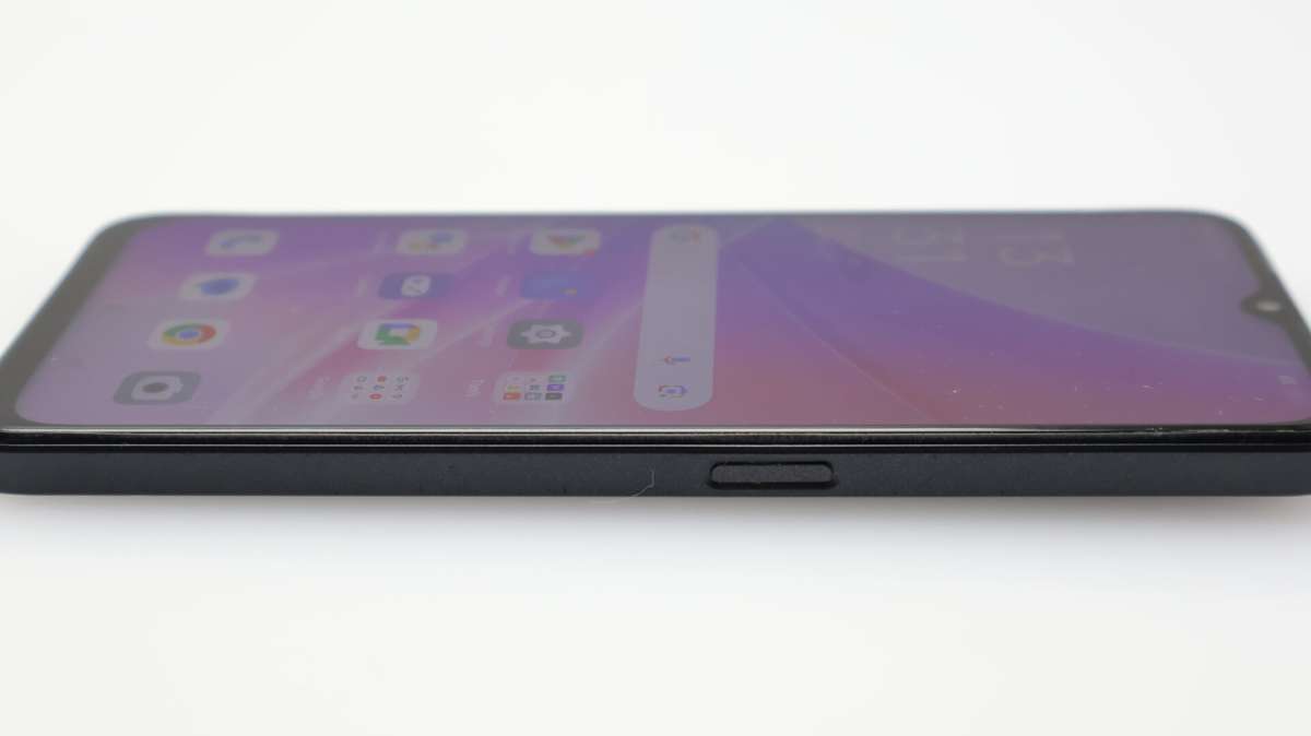 Oppo A77 128GB Dual Sim Black + 2 Secondhand Cover Bundle: R400