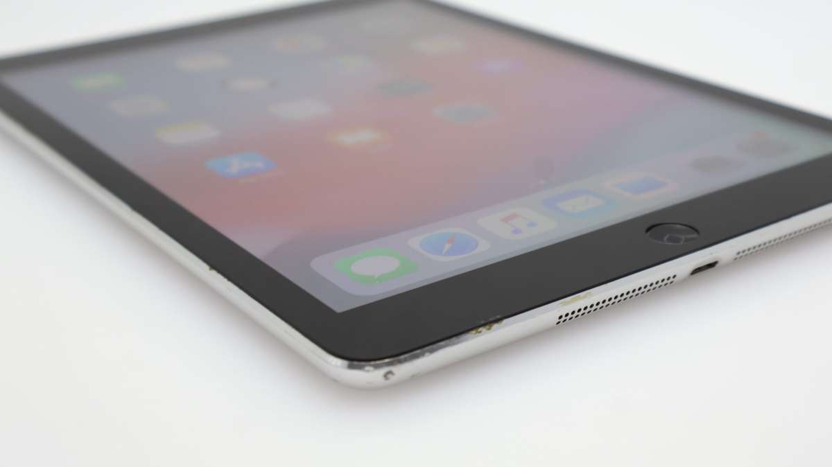 iPad Air 32GB (Wi-Fi/ Cellular) Front Camera And Home Button Issue Silver