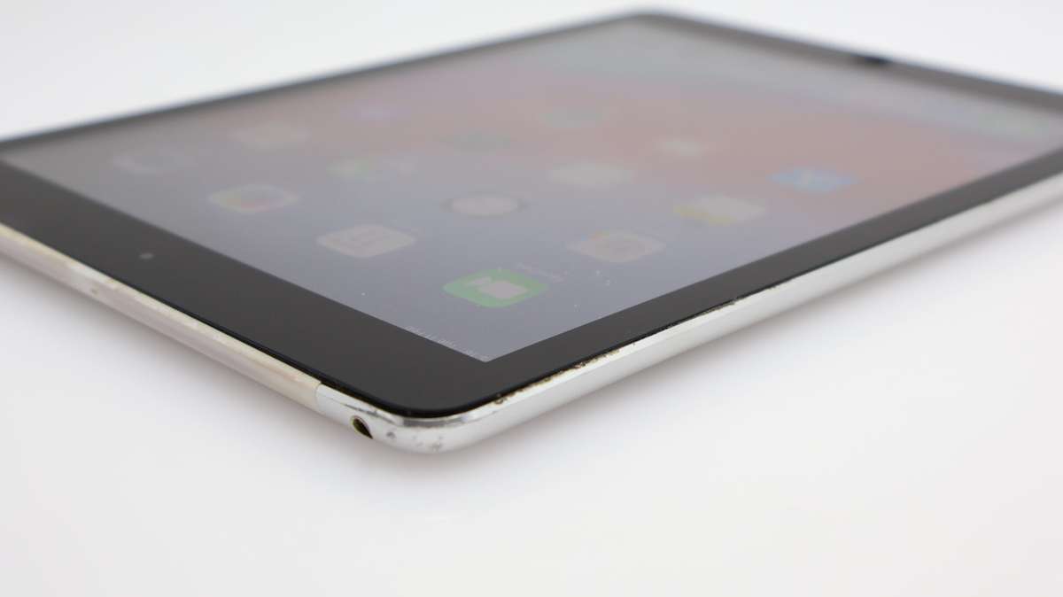 iPad Air 32GB (Wi-Fi/ Cellular) Front Camera And Home Button Issue Silver