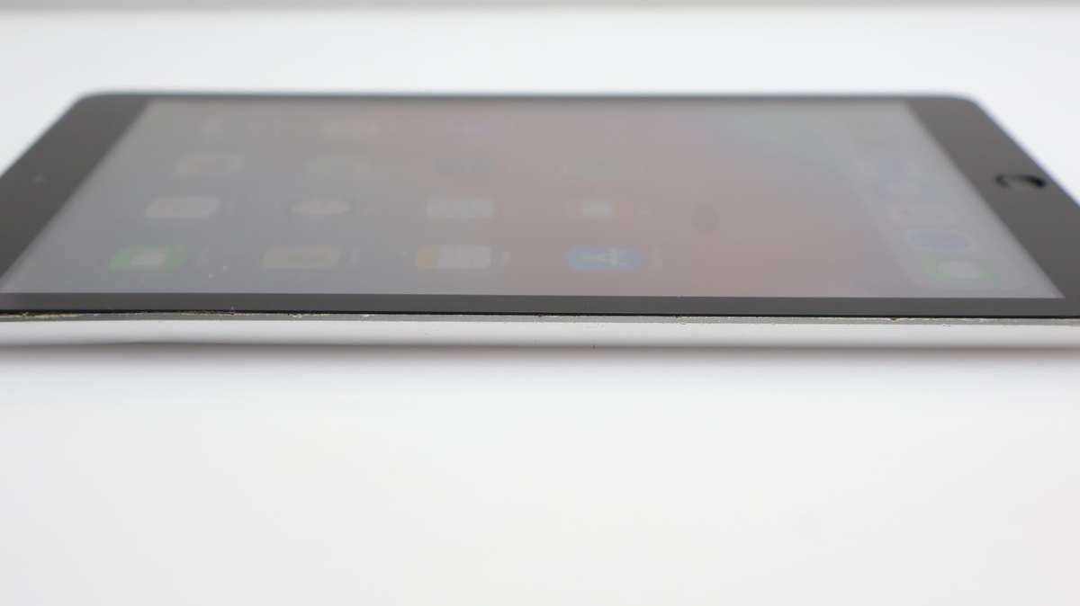 iPad Air 32GB (Wi-Fi/ Cellular) Front Camera And Home Button Issue Silver