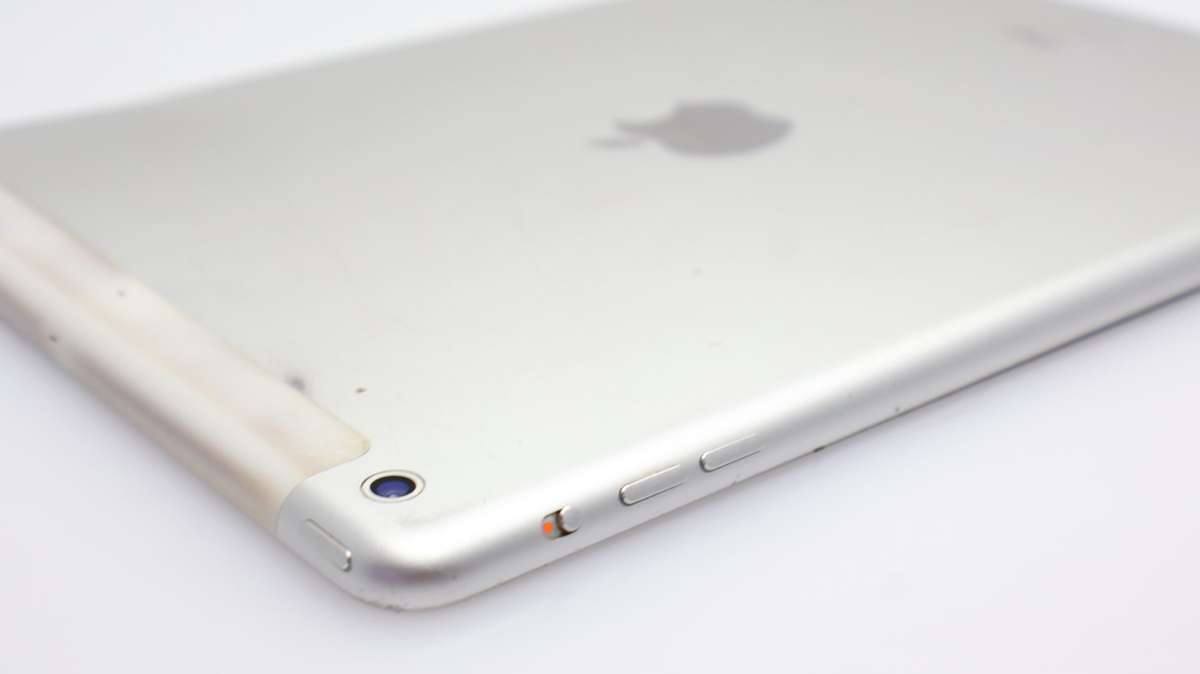 iPad Air 32GB (Wi-Fi/ Cellular) Front Camera And Home Button Issue Silver