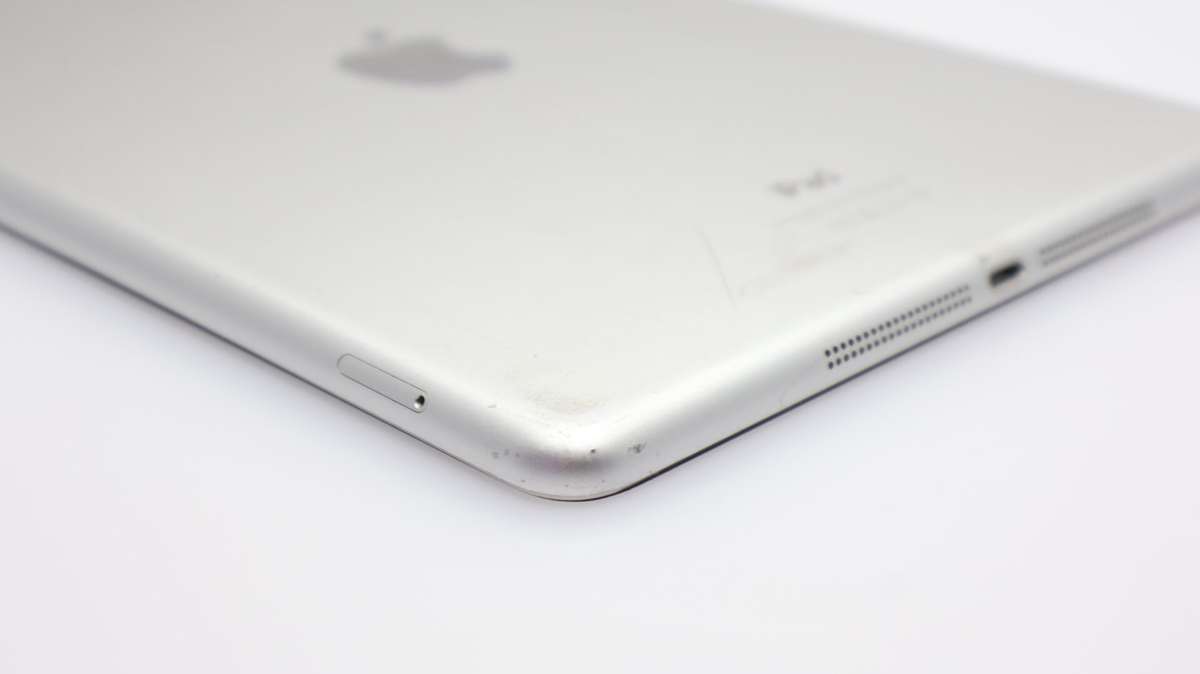 iPad Air 32GB (Wi-Fi/ Cellular) Front Camera And Home Button Issue Silver