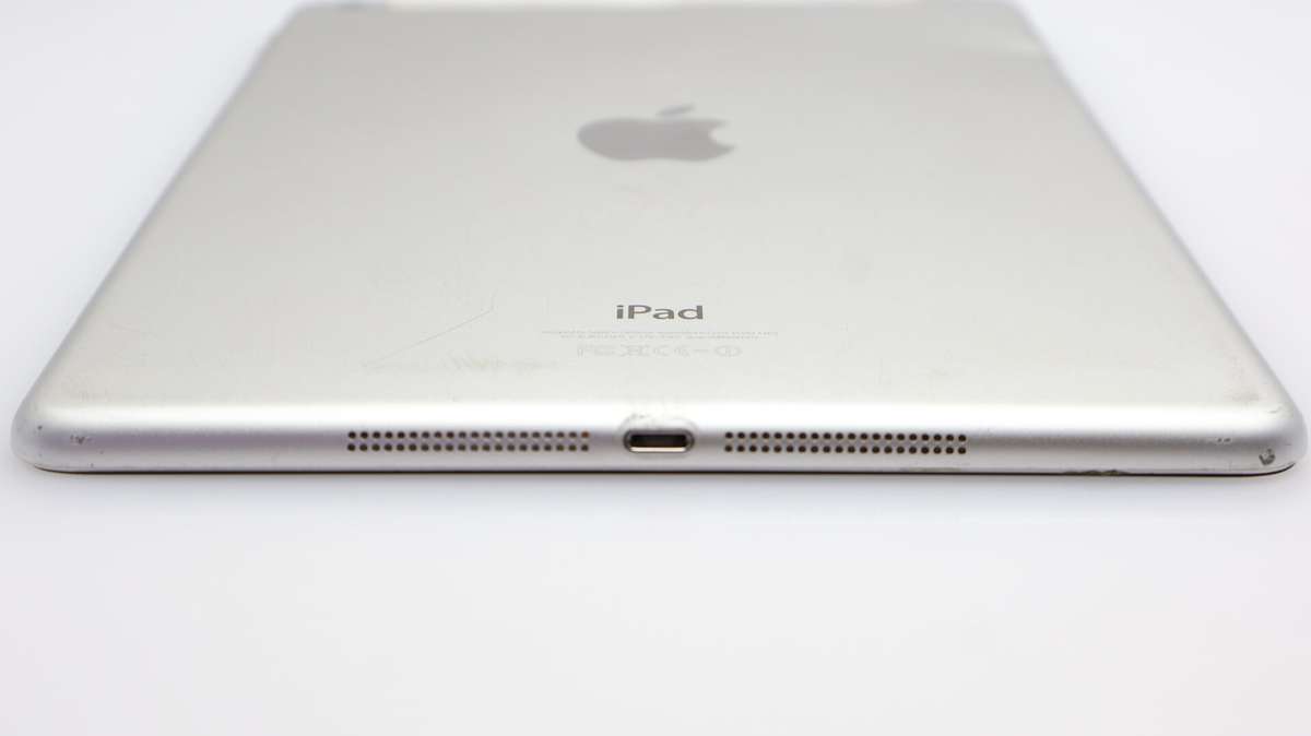 iPad Air 32GB (Wi-Fi/ Cellular) Front Camera And Home Button Issue Silver