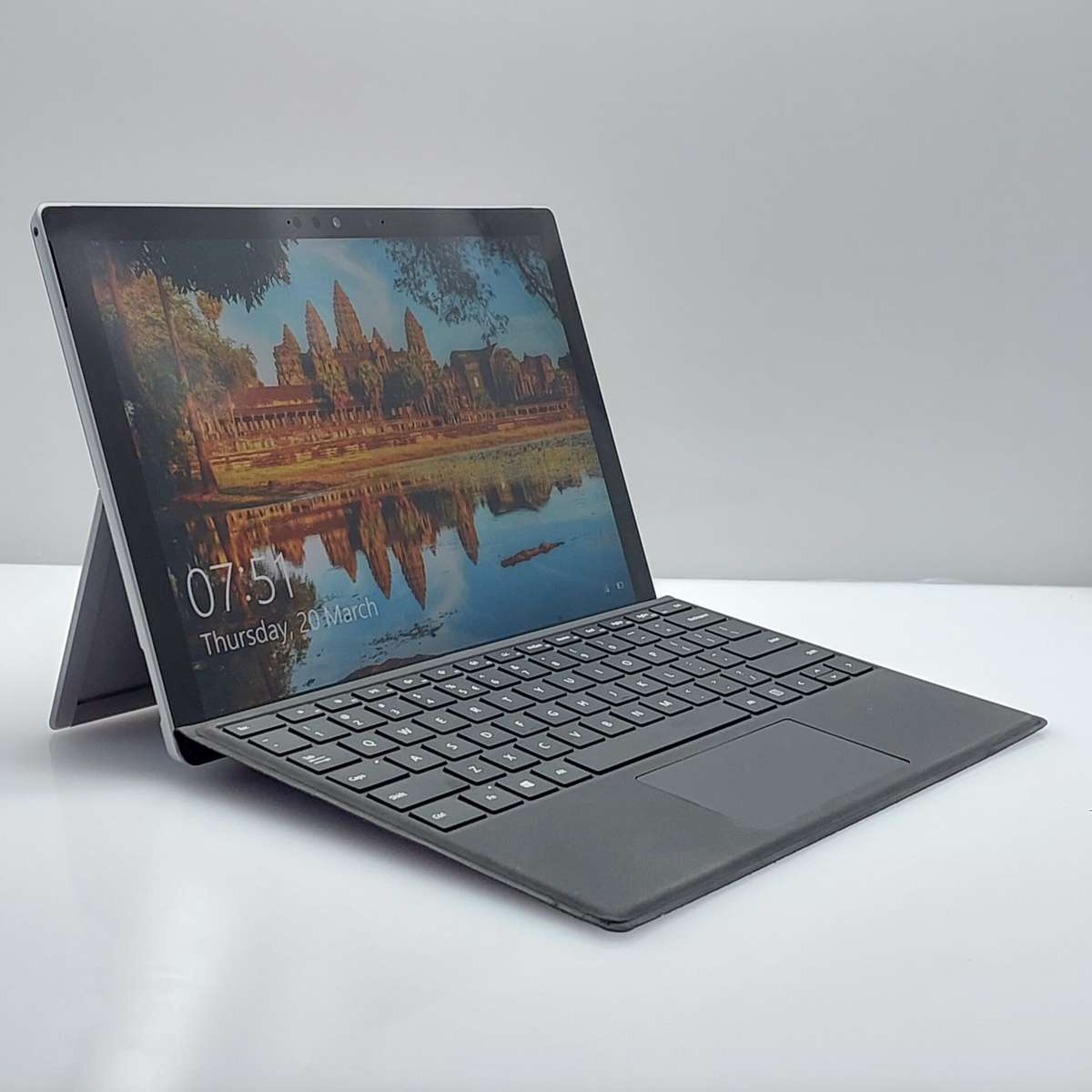 Microsoft Surface Pro 7 "Core i5" 1.10GHz 8GB RAM 128GB SSD  Silver