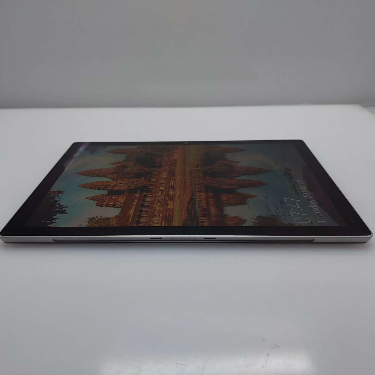 Microsoft Surface Pro 7 "Core i5" 1.10GHz 8GB RAM 128GB SSD  Silver