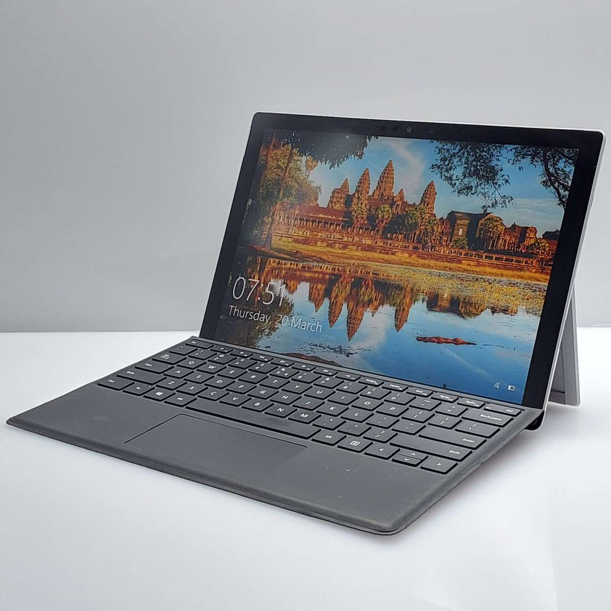 Microsoft Surface Pro 7 "Core i5" 1.10GHz 8GB RAM 128GB SSD  Silver