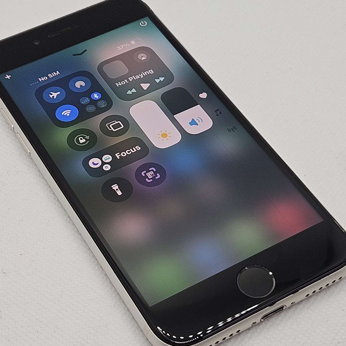 iPhone SE (2022) 64GB Starlight (6 Month Warranty)