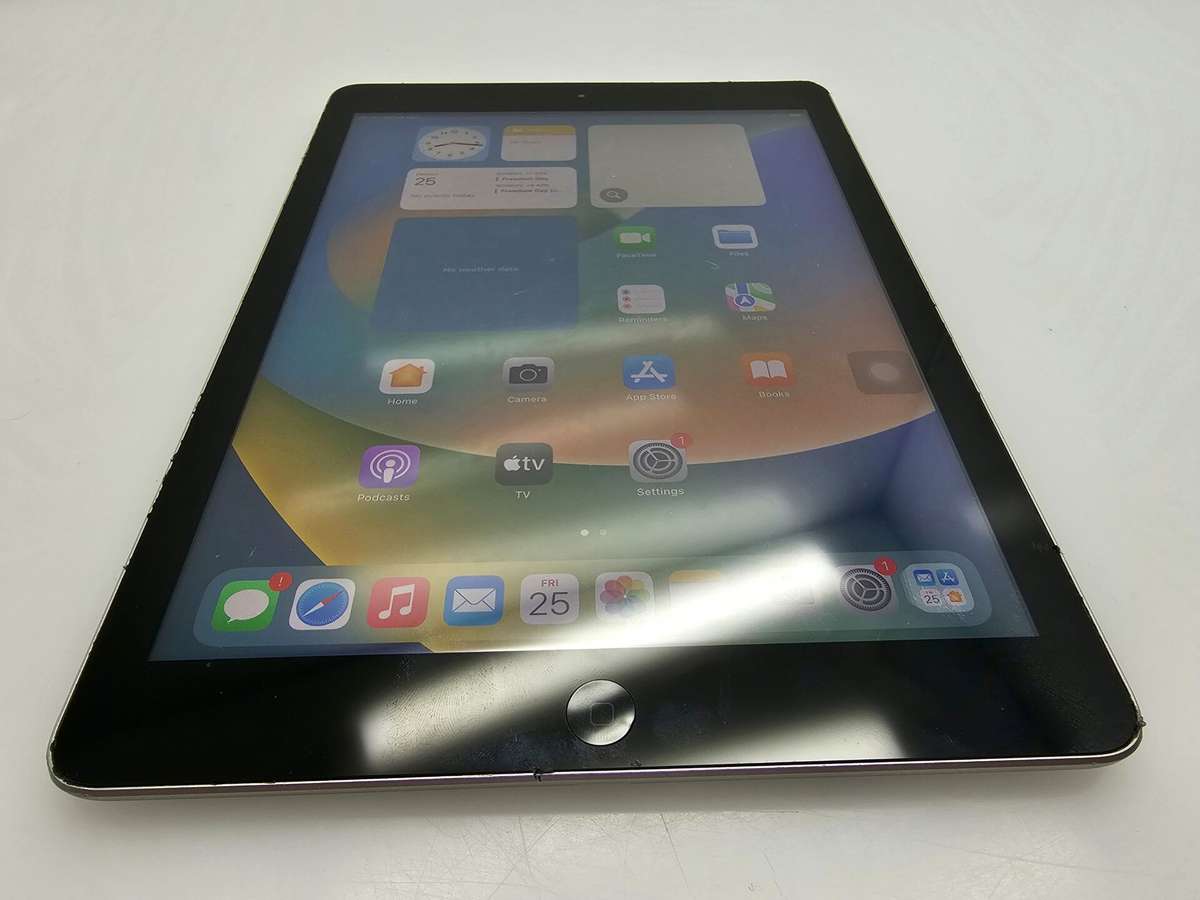 iPad 9.7" 5th Gen 32GB (Wifi Only) No Home Button No Touch ID Space Grey